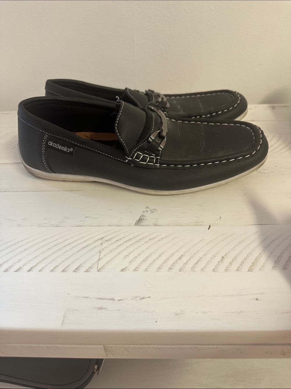 Akademiks Black Men’s Slip-On Loafers with Contrast Stitching